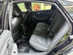 Toyota 2.5L Luxury Edition V - ფოტო 10