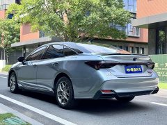 Toyota 2.5L Luxury Edition V - ფოტო 4