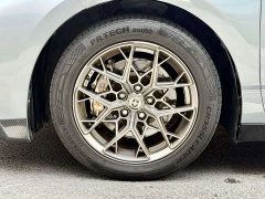 Toyota 2.5L Luxury Edition V - ფოტო 8