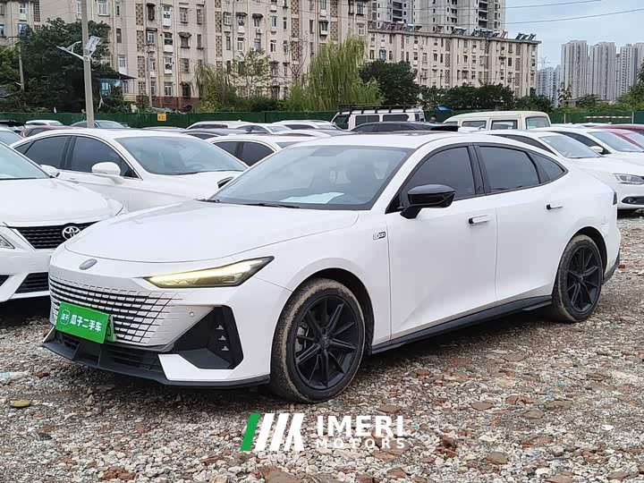Changan UNI-V iDD 1.5T 113km Version - ავტომობილი ჩინეთიდან