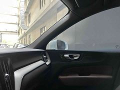 Volvo XC60 B5 AWDLuxury Edition - ფოტო 14