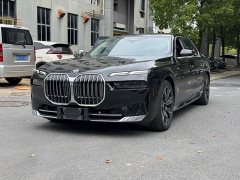 BMW 7 735Li M - ფოტო 1