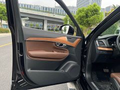 Volvo XC90 B5 Luxury Edition 7 - ფოტო 14