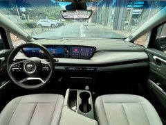 Buick GL8 Deluxe Edition - ფოტო 9