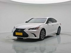 Lexus ES 200 Edition - ფოტო 1