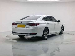 Lexus ES 200 Edition - ფოტო 2