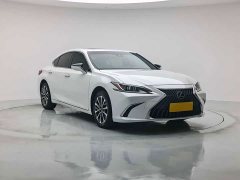 Lexus ES 200 Edition - ფოტო 4
