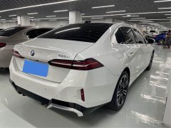 BMW 5 530Li Deluxe Version M - ფოტო 11