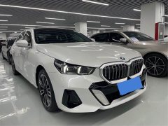 BMW 5 530Li Deluxe Version M - ფოტო 3
