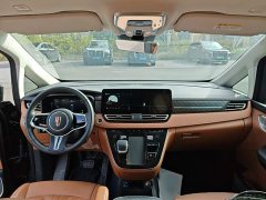 FAW HQ9 PHEV 2.0T AWDBusiness Edition - ფოტო 10