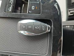 FAW HQ9 PHEV 2.0T AWDBusiness Edition - ფოტო 9