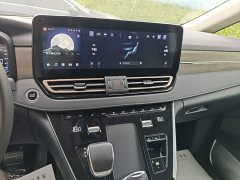 FAW HQ9 PHEV 2.0T AWDBusiness Edition - ფოტო 13
