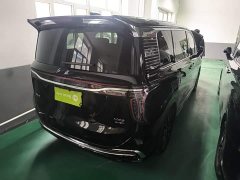 FAW HQ9 PHEV 2.0T AWDBusiness Edition - ფოტო 7