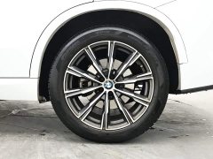 BMW X5 xDrive 30Li Deluxe VersionM - ფოტო 9