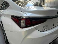 Lexus ES 200 Edition - ფოტო 8