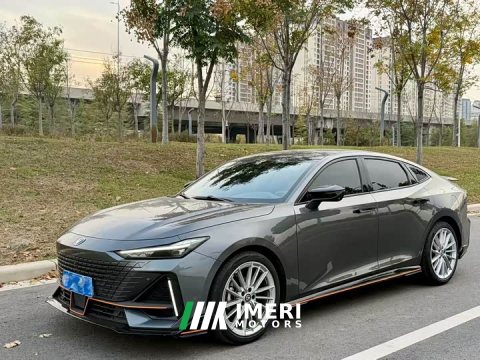2022 Changan UNI-V 1.5T Edition - автомобиль из Китая