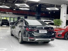 BMW 7 740Li Version M - ფოტო 11