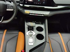Changan UNI-V 1.5T Premium Version - ფოტო 16