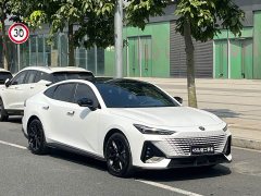Changan UNI-V 2022 1.5T Deluxe - ფოტო 2