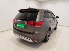 Mitsubishi Outlander 2.0L 2WD Comfort Edition 7-Seater - ფოტო 6