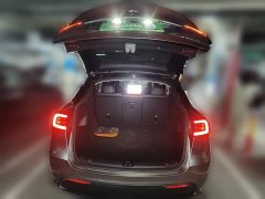 Tesla Model Y Standard Range RWD - ფოტო 15
