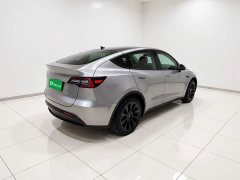 Tesla Model Y Standard Range RWD - ფოტო 4