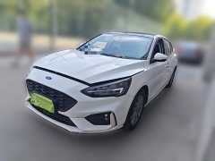 Ford Focus Hatchback EcoBoost 180 Automatic Trend - ფოტო 1