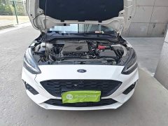 Ford Focus Hatchback EcoBoost 180 Automatic Trend - ფოტო 16