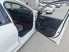 Ford Focus Hatchback EcoBoost 180 Automatic Trend - ფოტო 19
