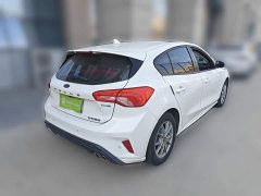 Ford Focus Hatchback EcoBoost 180 Automatic Trend - ფოტო 4
