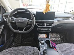 Ford Focus Hatchback EcoBoost 180 Automatic Trend - ფოტო 5