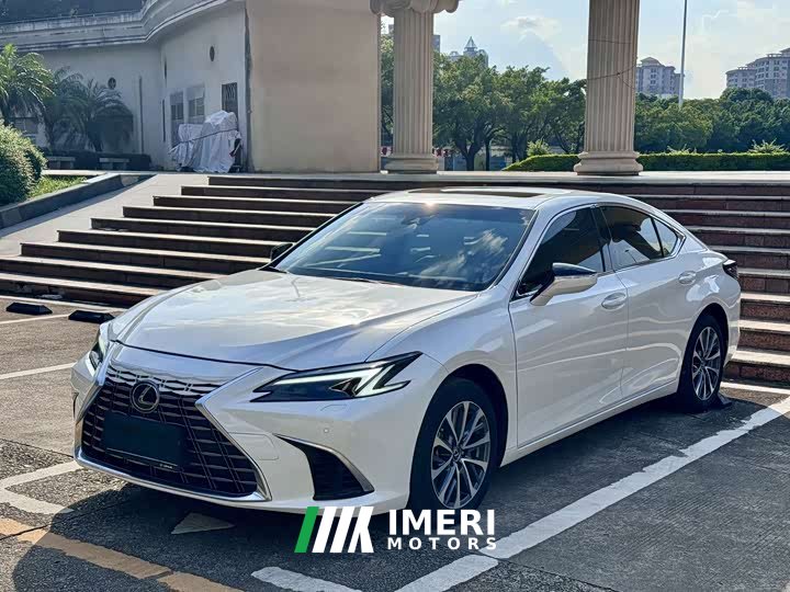 Lexus ES 200 Premium Edition