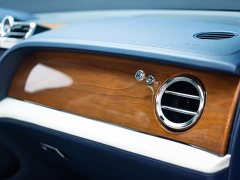 Bentley Bentayga 4.0T V8 Long Wheelbase - ფოტო 18