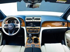 Bentley Bentayga 4.0T V8 Long Wheelbase - ფოტო 9