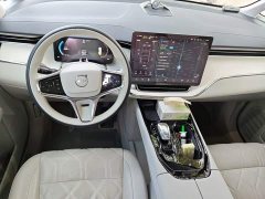 Volvo EM90 2025 Ultra Six-Seater - ფოტო 5