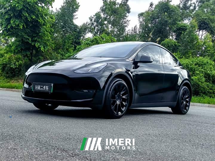 Tesla Model Y Long Range All-Wheel Drive