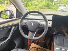 Tesla Model Y Long Range All-Wheel Drive - ფოტო 11