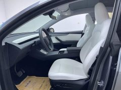 Tesla Model Y Rear-Wheel Drive - ფოტო 10