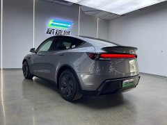 Tesla Model Y Rear-Wheel Drive - ფოტო 5
