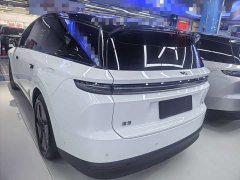 Li Auto i8 Standard Edition - ფოტო 11