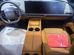 Li Auto i8 Standard Edition - ფოტო 8