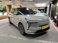 IM Motors Zhiji LS8 66 Ultra Tech Flagship 5-Seater - ფოტო 6