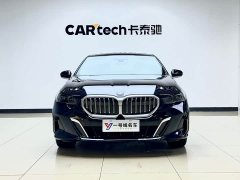 BMW 5 Series 525Li M Sport Package - ფოტო 1