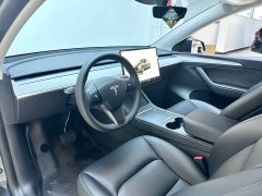 Tesla Model Y Rear-Wheel Drive - ფოტო 9