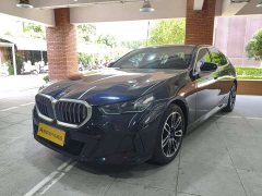 BMW 5 Series 525Li M Sport Package - ფოტო 1