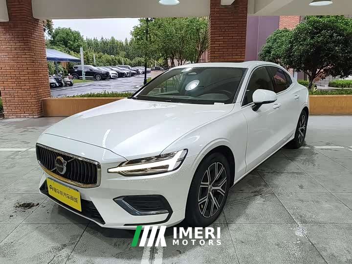 Volvo S60 B4 Smart Luxury Edition