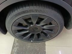 Tesla Model Y Rear-Wheel Drive - ფოტო 3