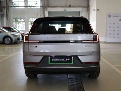 Volvo XC70 Plug-in Hybrid AWD Extended Range Core - ფოტო 11