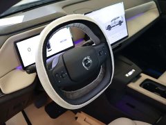 Volvo XC70 Plug-in Hybrid AWD Extended Range Core - ფოტო 9