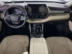 Toyota Highlander Hybrid 2.5L AWD Premium 7-Seater - ფოტო 6